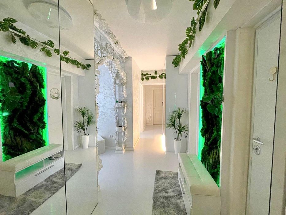 Vand apartament 3 camere, decomandat zona tatarasi.