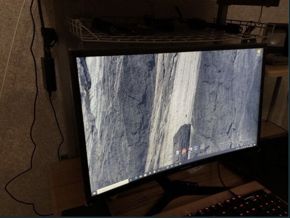 Монитор в хорошем состоянии