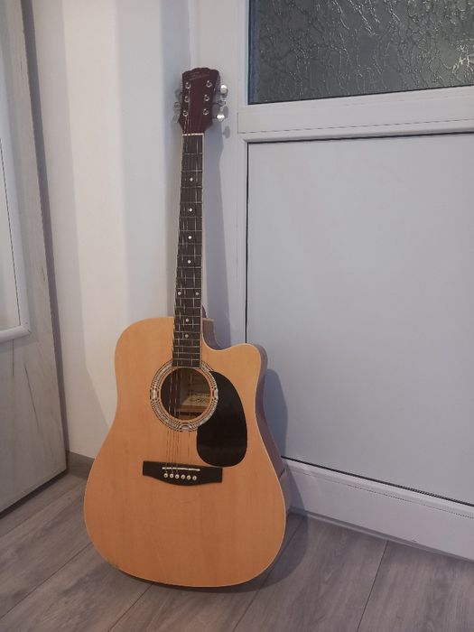 Chitară de vânzare