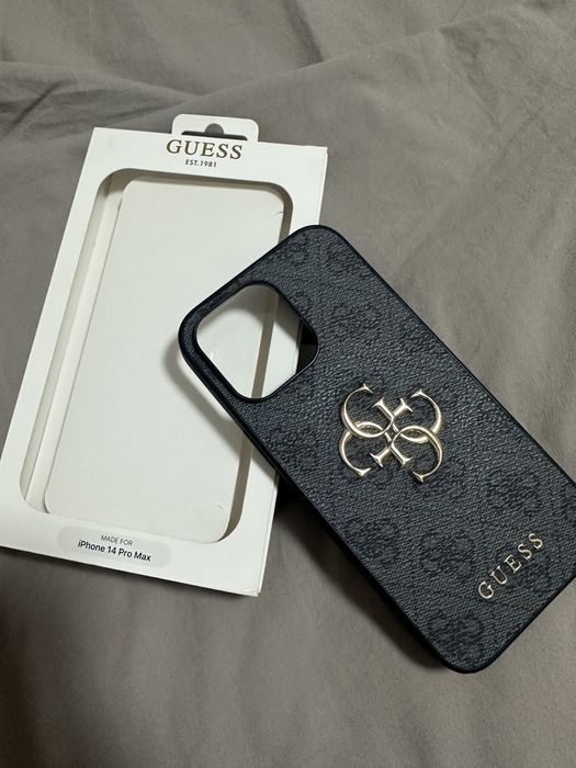 Калъф за телефон и портмоне на Guess