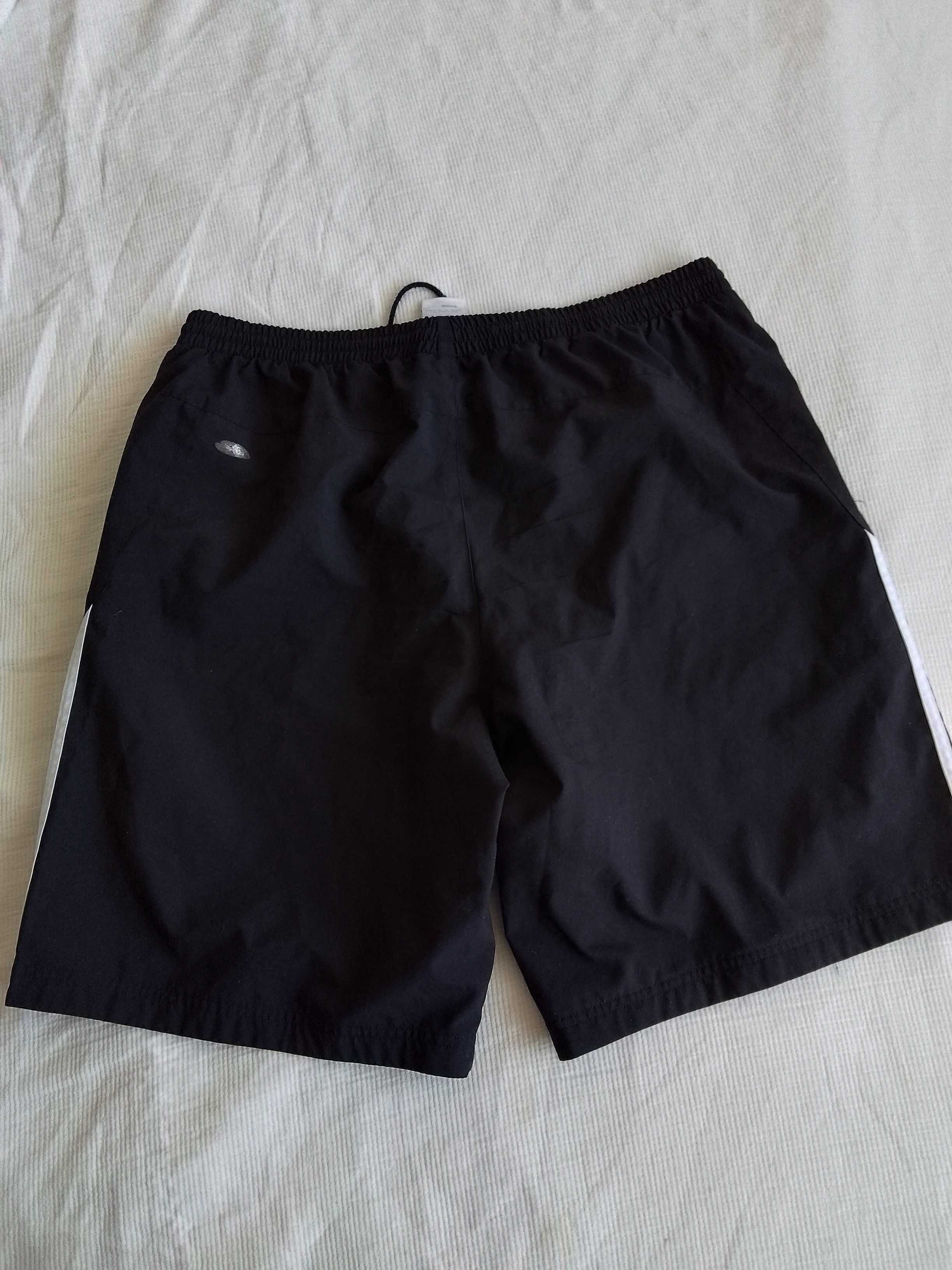 Черни шорти Adidas ((XXL)