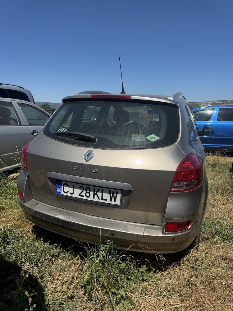 Renault clio 3 facelift avariat
