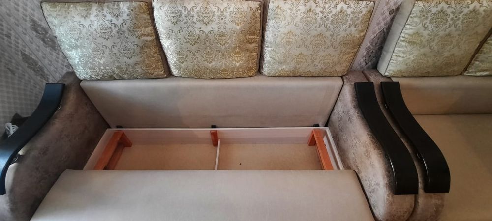 Два дивана, в разобранном состоянии