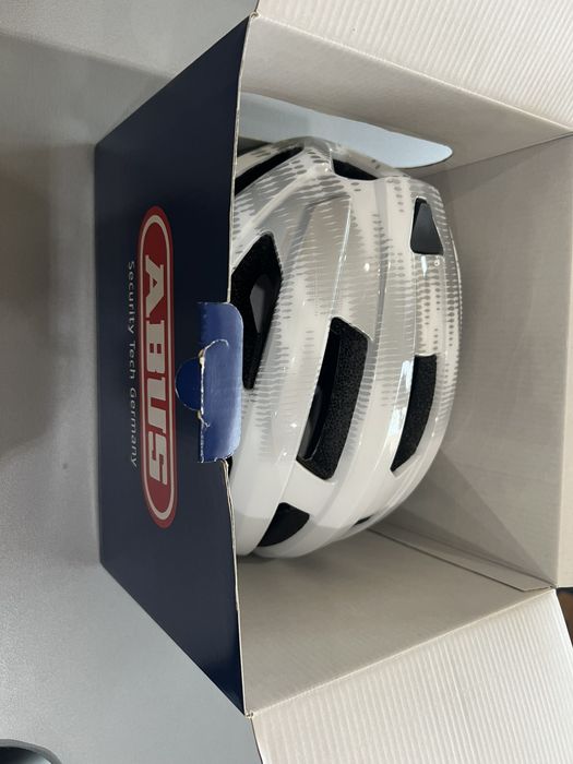 Продавам Каска ABUS