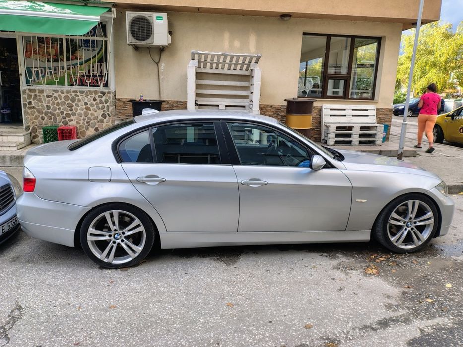 Lek avtomobil BMW 320 D