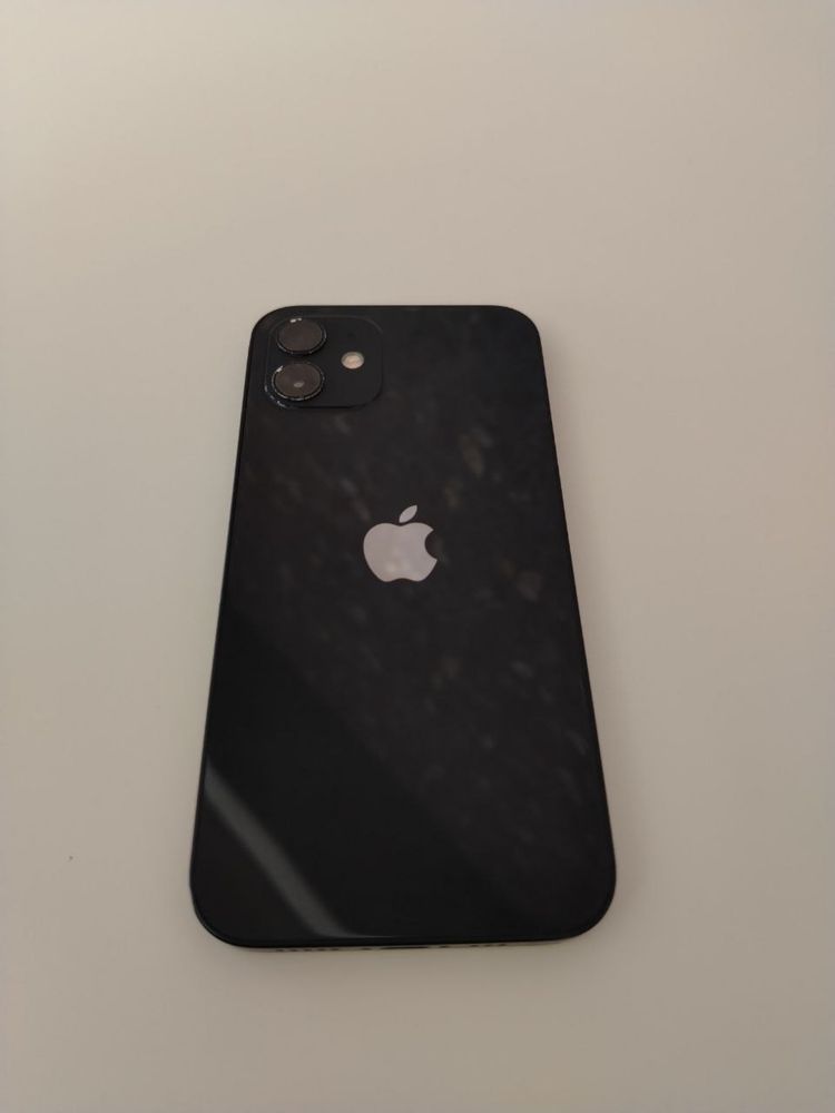 Iphone 12.            .
