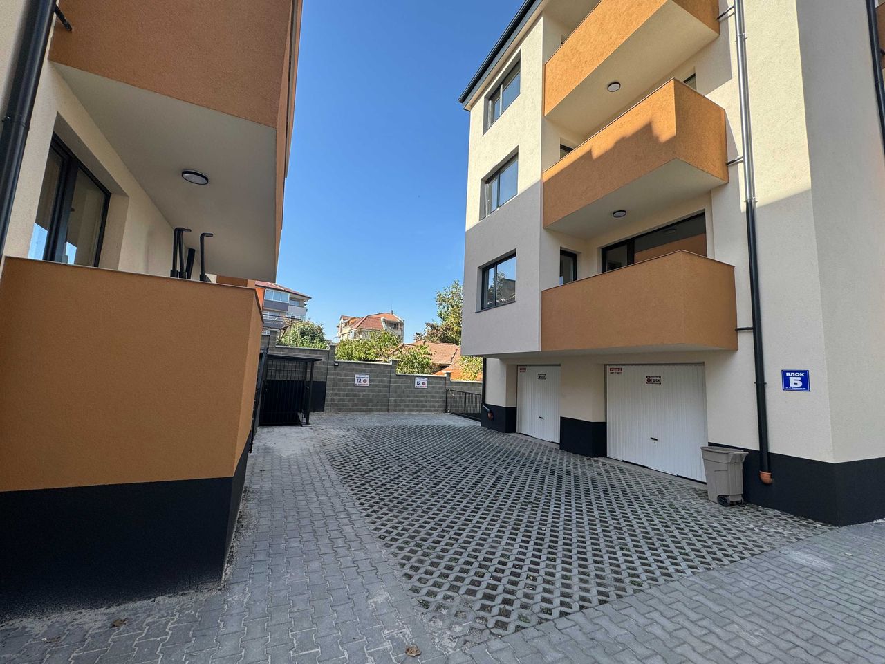 Продава се Двустаен апартамент в Търговище, Вароша - 66 кв.м за 1144 €/кв.м - Снимка #22