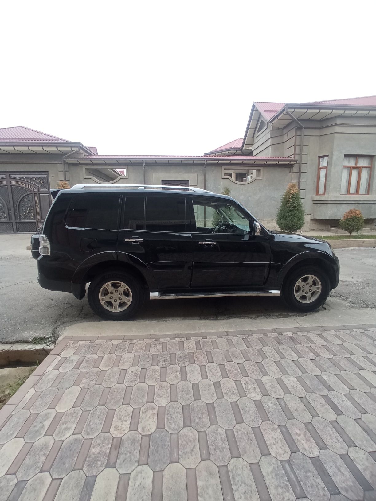 Mitsubishi pajero 2008