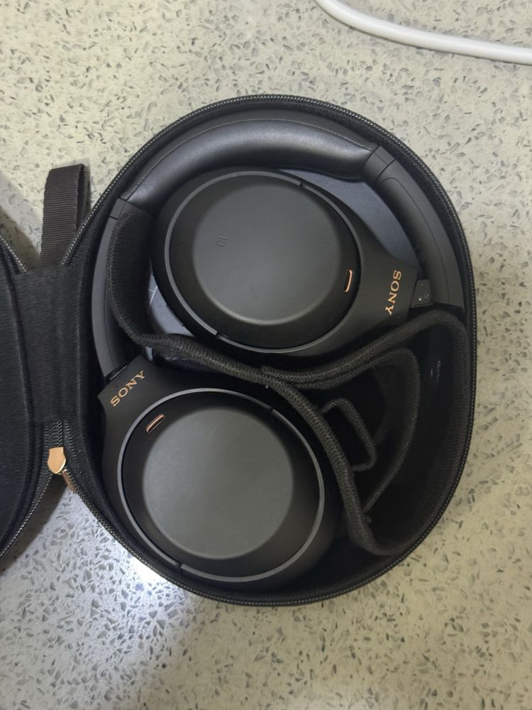 Sony  WH-1000XM4