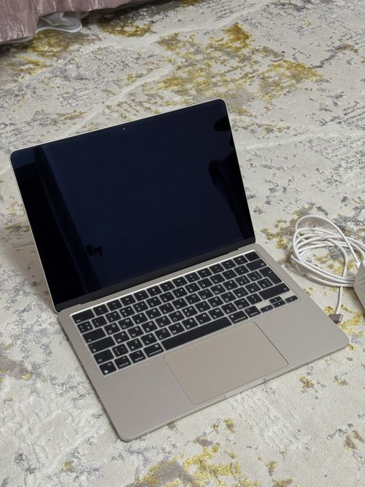 MacBook air 13 M2
