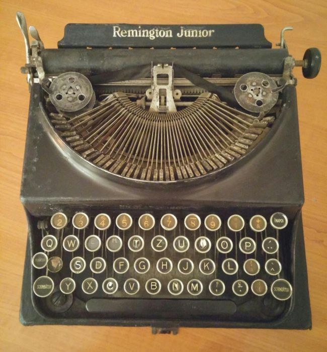 Masina de scris de colectie Remington Junior