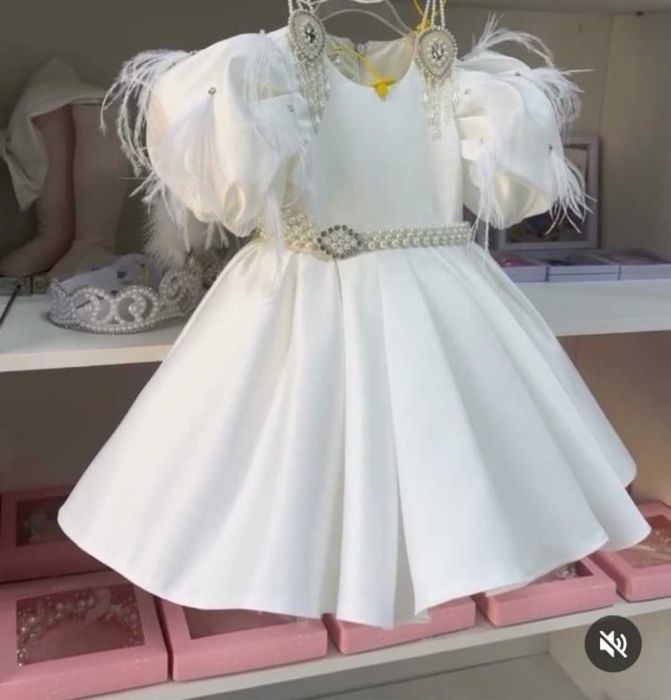 Продам платье для девочки ручной работы