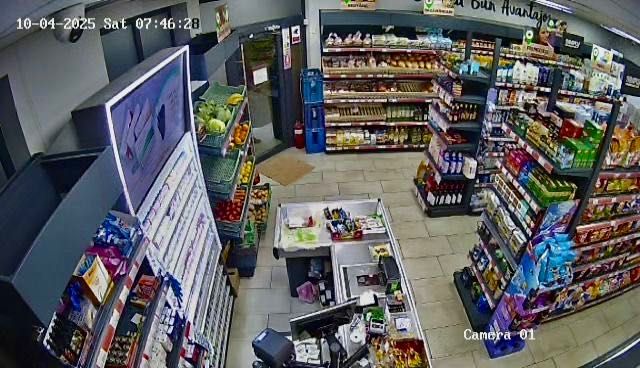 Vand Afacere Parter Magazin Alimemtar ~ Etaj Birou + Garsoniera