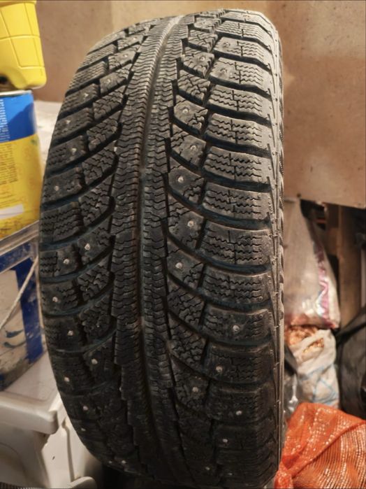 205/55/16 зимние, шипованные