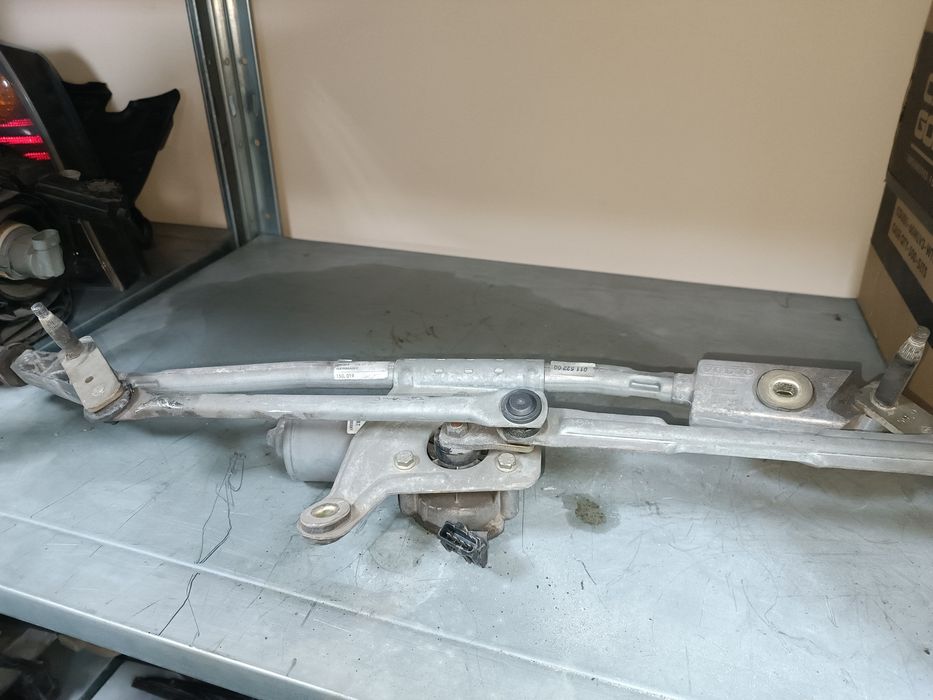 Моторче за чистачки и механизми за Volvo XC70 00-05