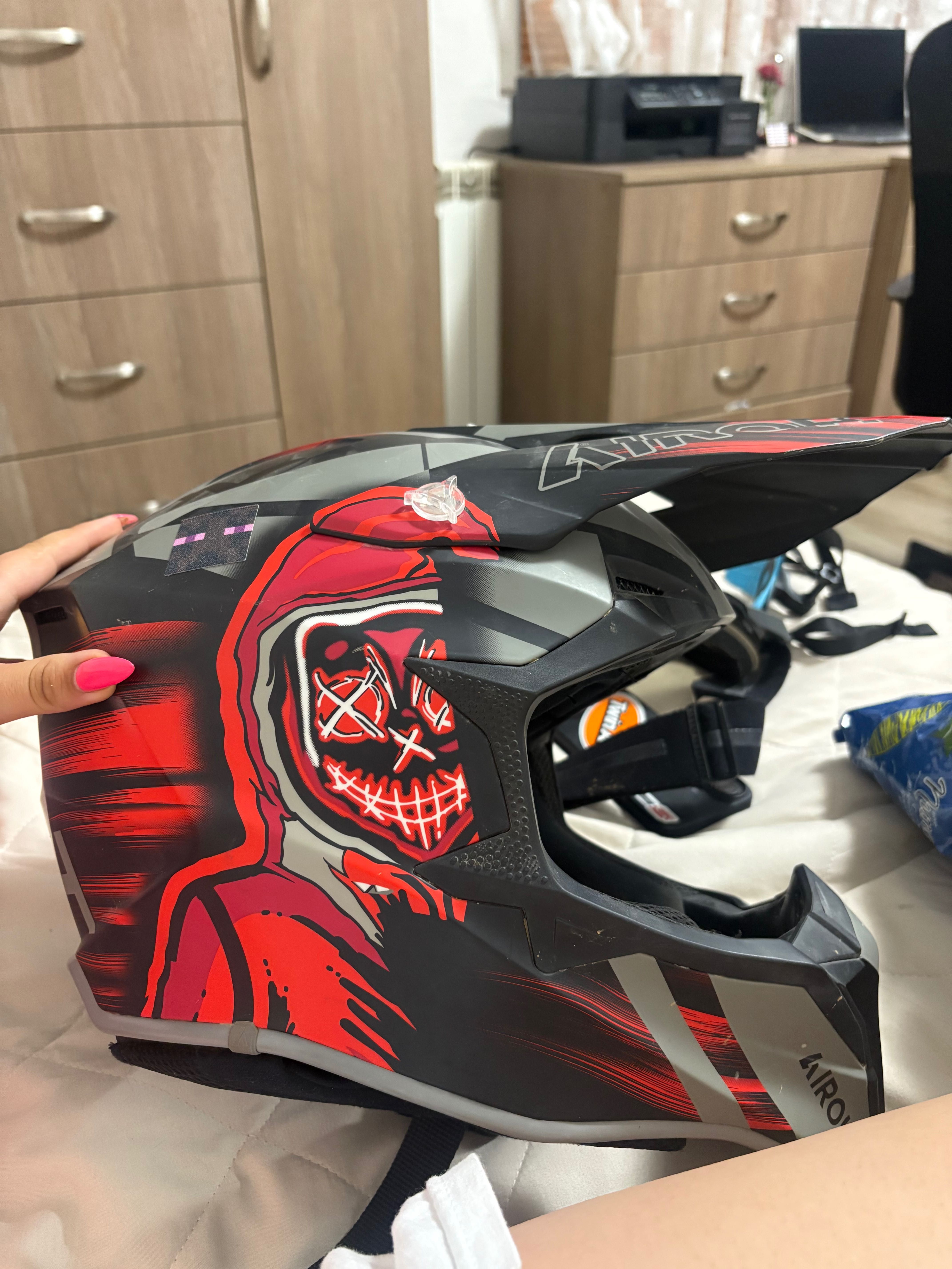 Каска Airoh Wraaap Cyber Red Matt, размер S