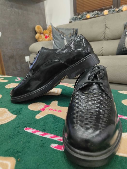 Чисто нови официални обувки