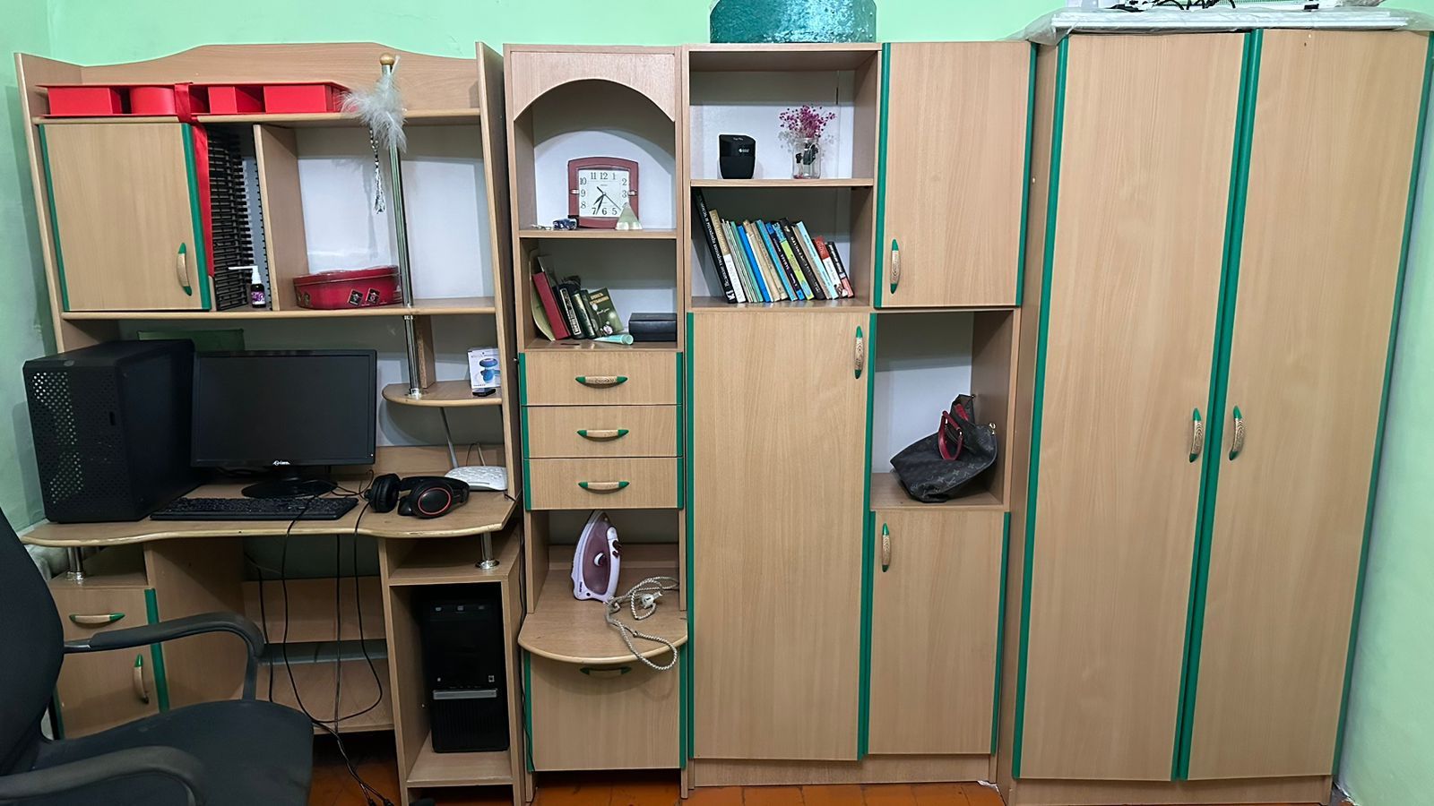 продаю подрлстковую комнпьк