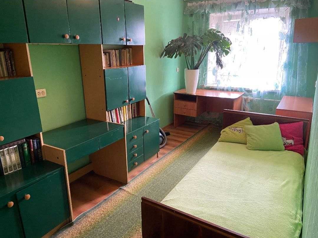 Сдается в аренду  2-ком  4/4  Максим Горький 129*