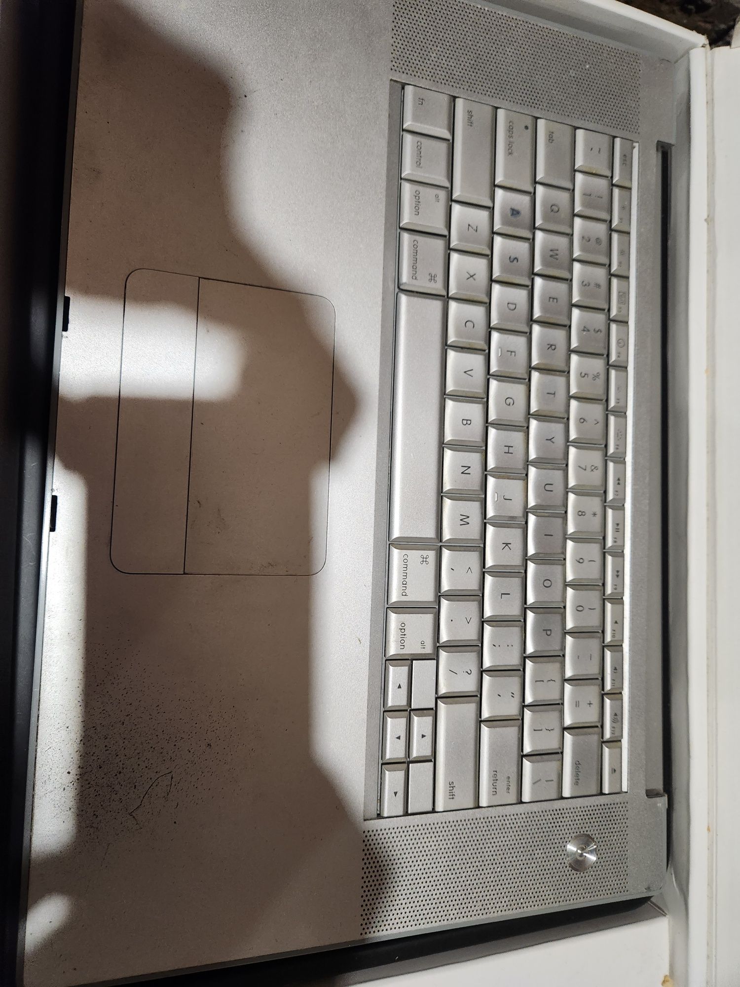 Apple MacBook Pro A1260 цял или на части