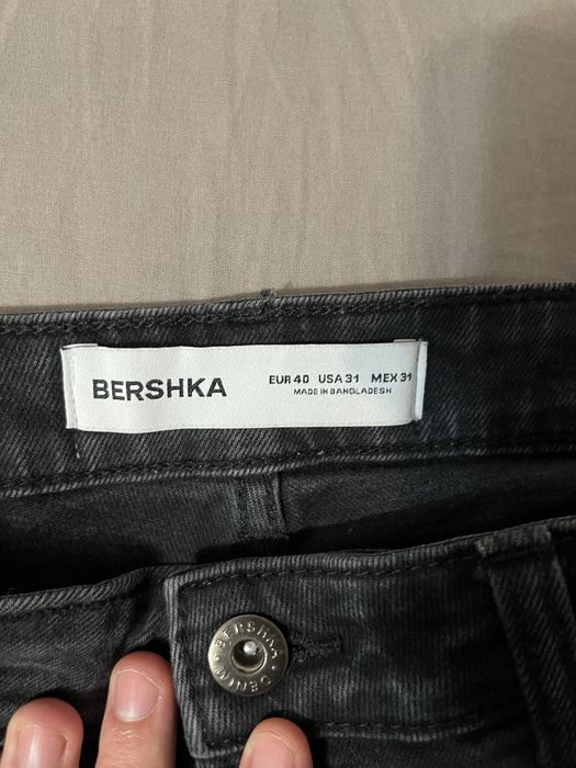 Blugi Scurti Bershka