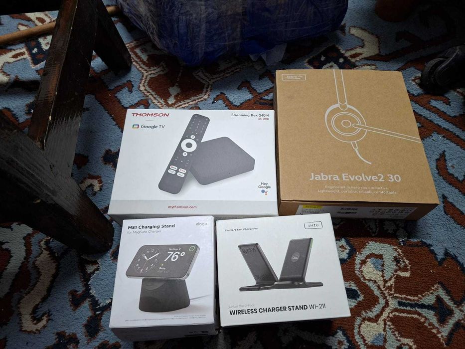 jabra evolve2 30 ,Thomson Google Streaming Box Tv, Wireless Charger