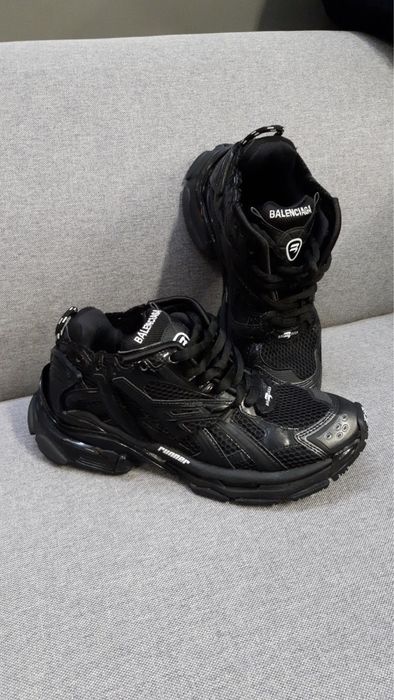 НОВИ! Balenciaga runner черни