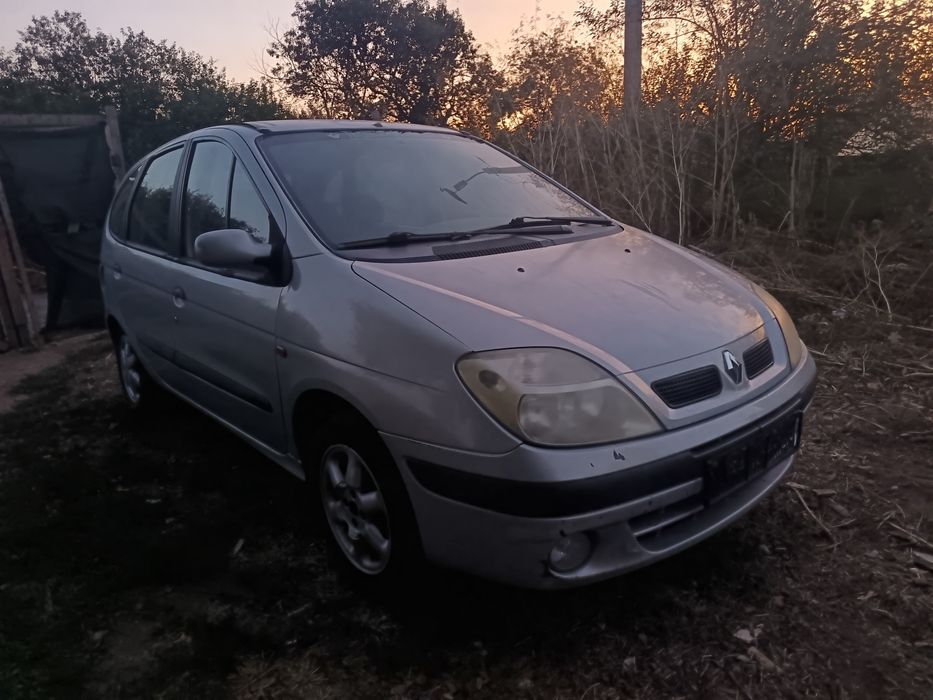 Dezmembrez Renault Megane scenic