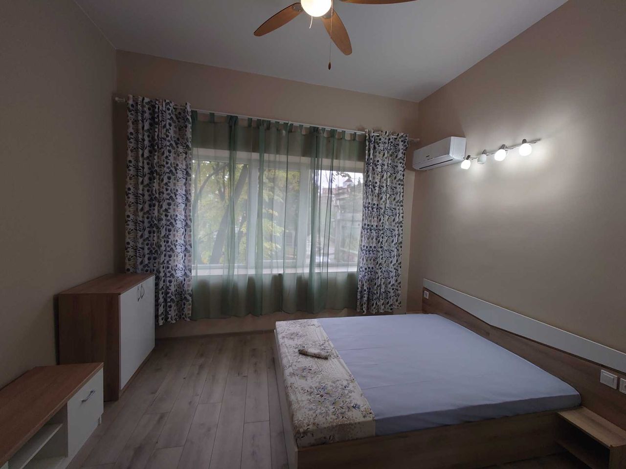 Дава се под наем Къща в Варна, Чайка - 140 кв.м за 1000 € - Снимка #11