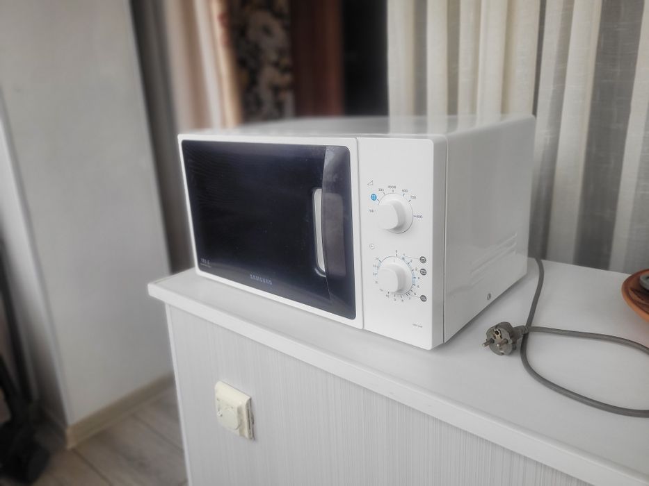 Продам микроволновку в идеальном состоянии, в ремонте не была,