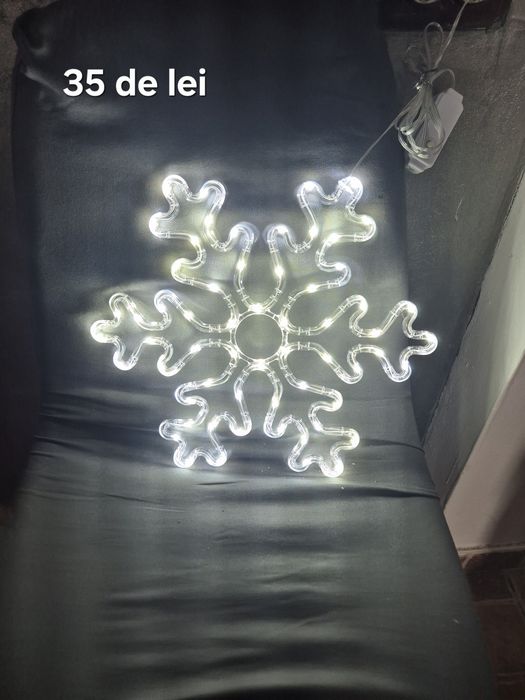 Decorațiuni luminoase pentru Craciun