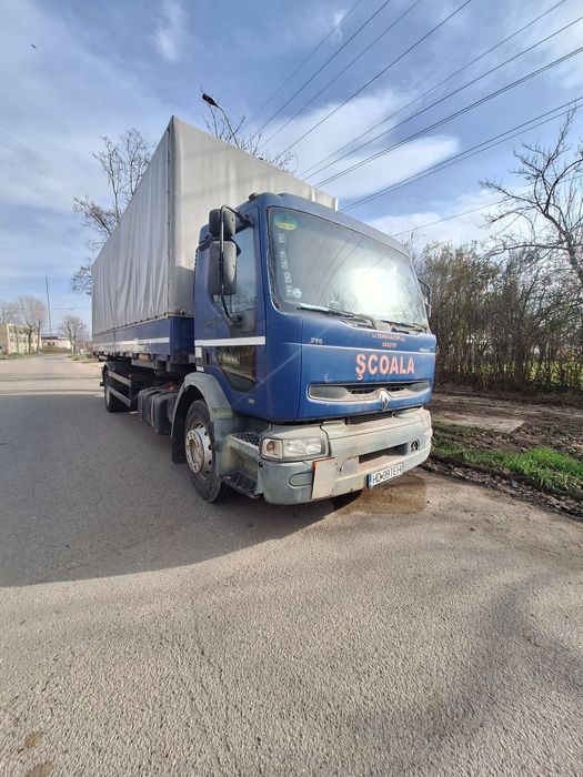 Vînd camion de școală