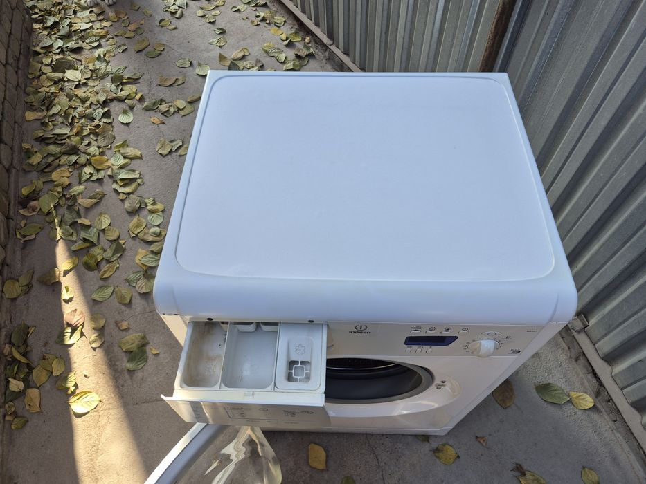 Продам Автомат indesit 6 кг в шикарном состоянии.