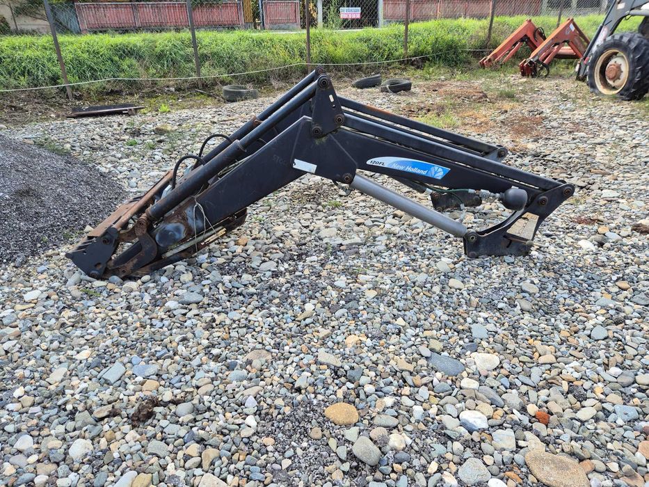 Incarcator frontal Stoll. Pentru tractor