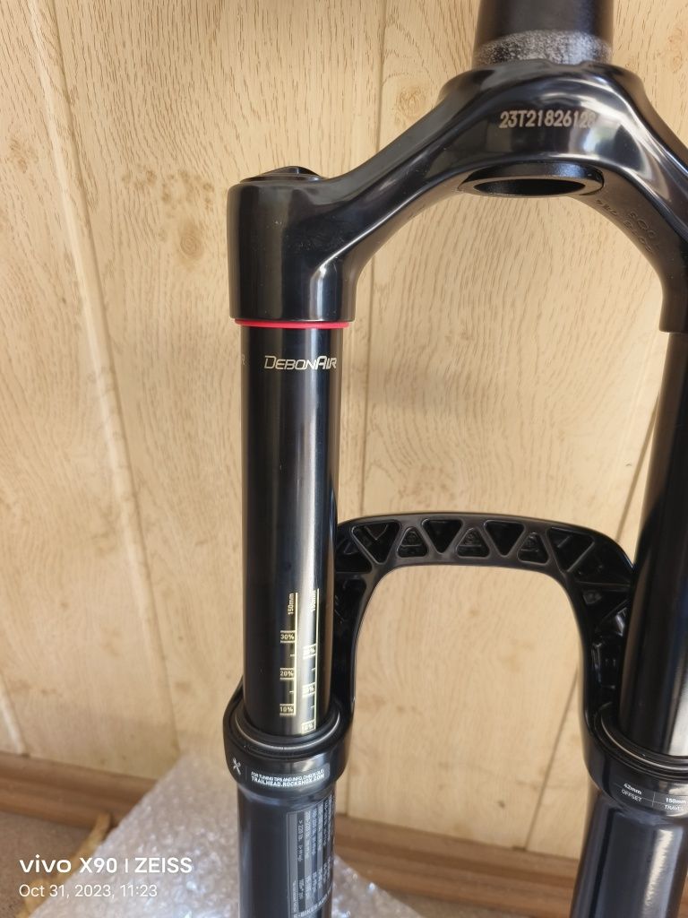 Вилка RockShox Revelation RC Debon Air 29'' 150mm 15x110mm Boost