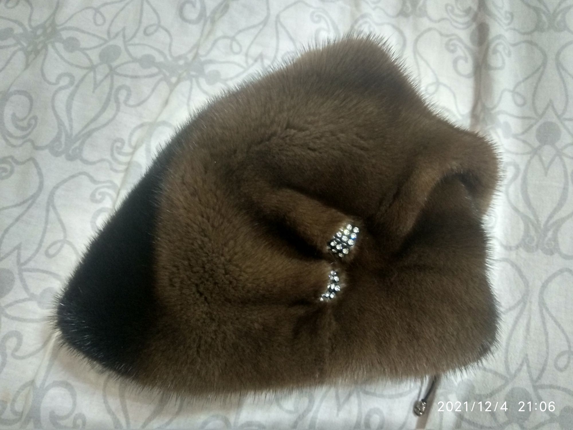 Продам норковую шапку женскую