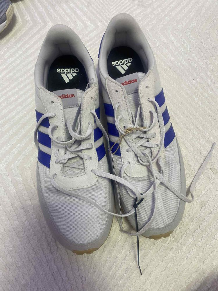 Чисто нови обувки addidas