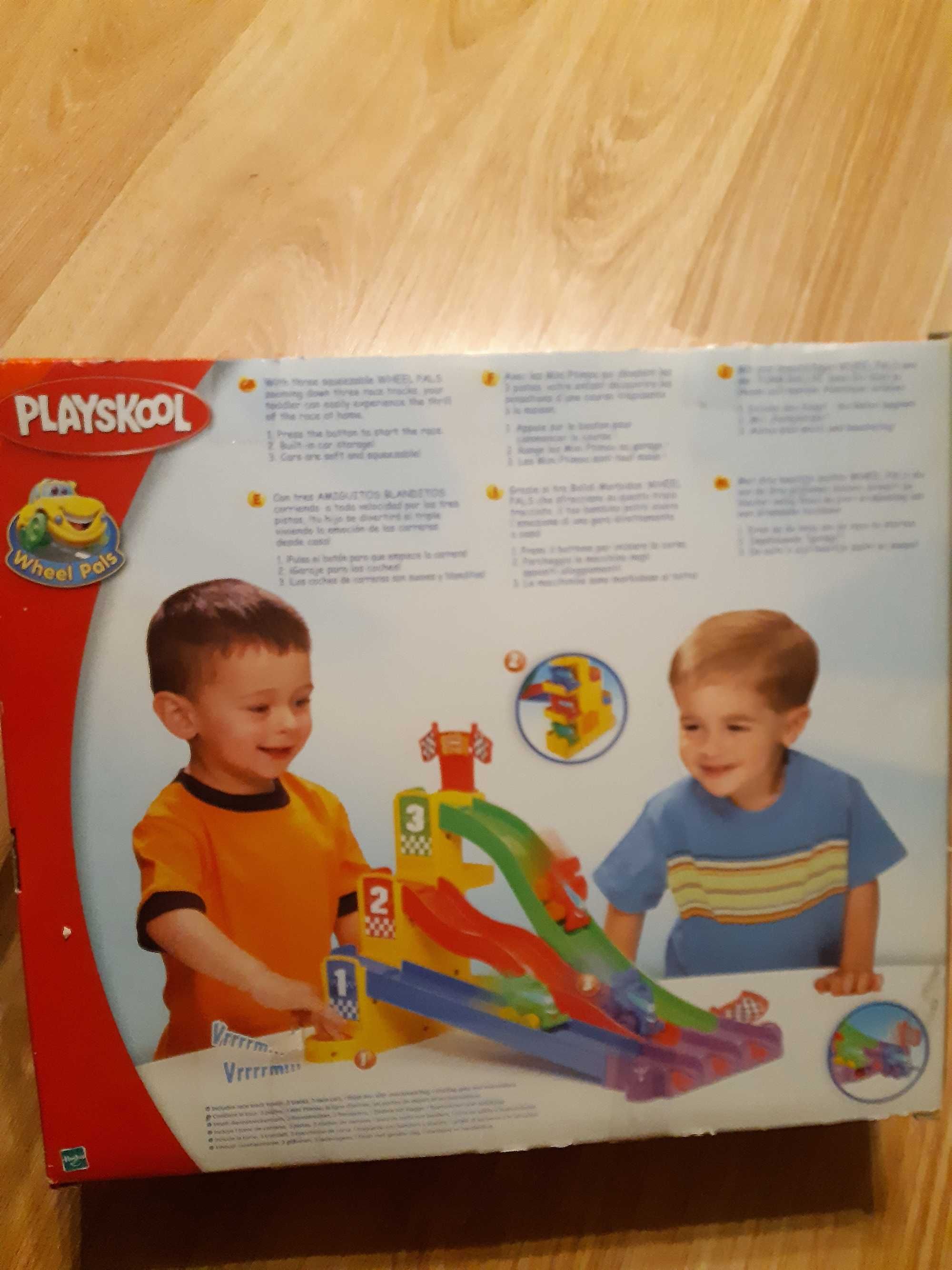 Писта на playskool със звукови ефекти