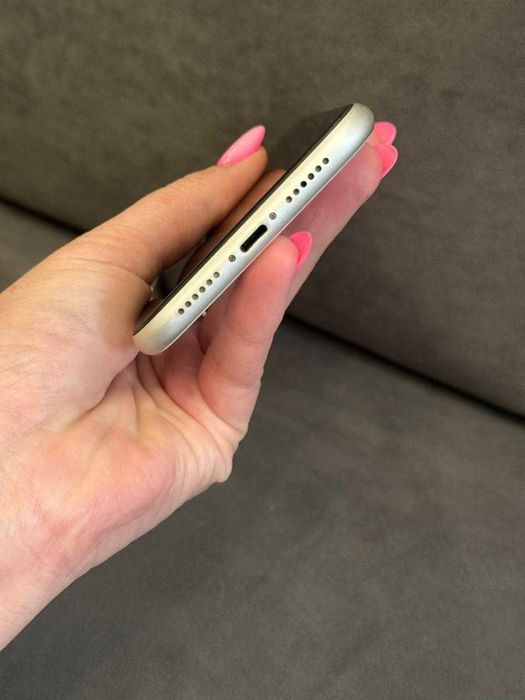 Айфон 11 в отличном состоянии с эмиратов