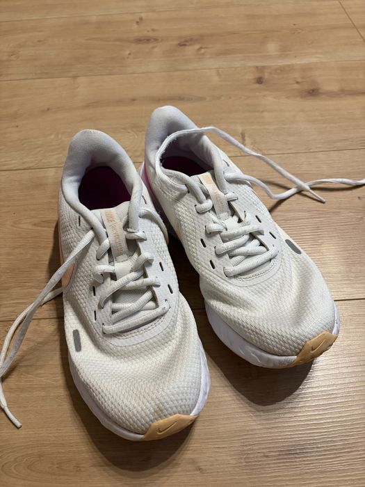 Дамски обувки nike