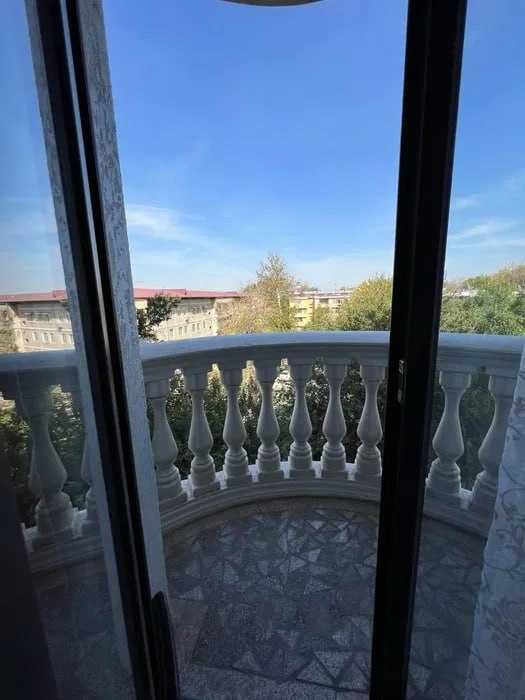 Срочно сдам 2- комнаты 4/7   Юнусабадский  7 квартал  838*