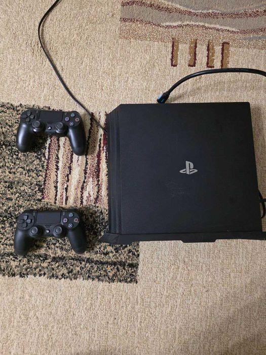 Игровая приставка PlayStation 4 pro, 1TB, 2 геймпада