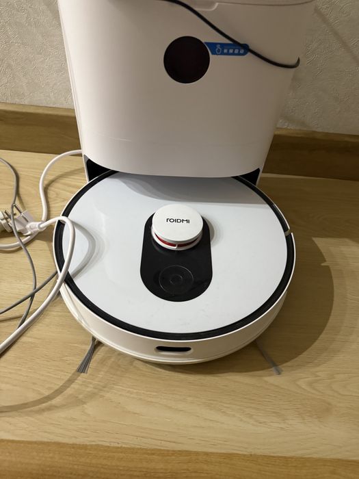 Продам робот пылесос Roidmi EVE Plus