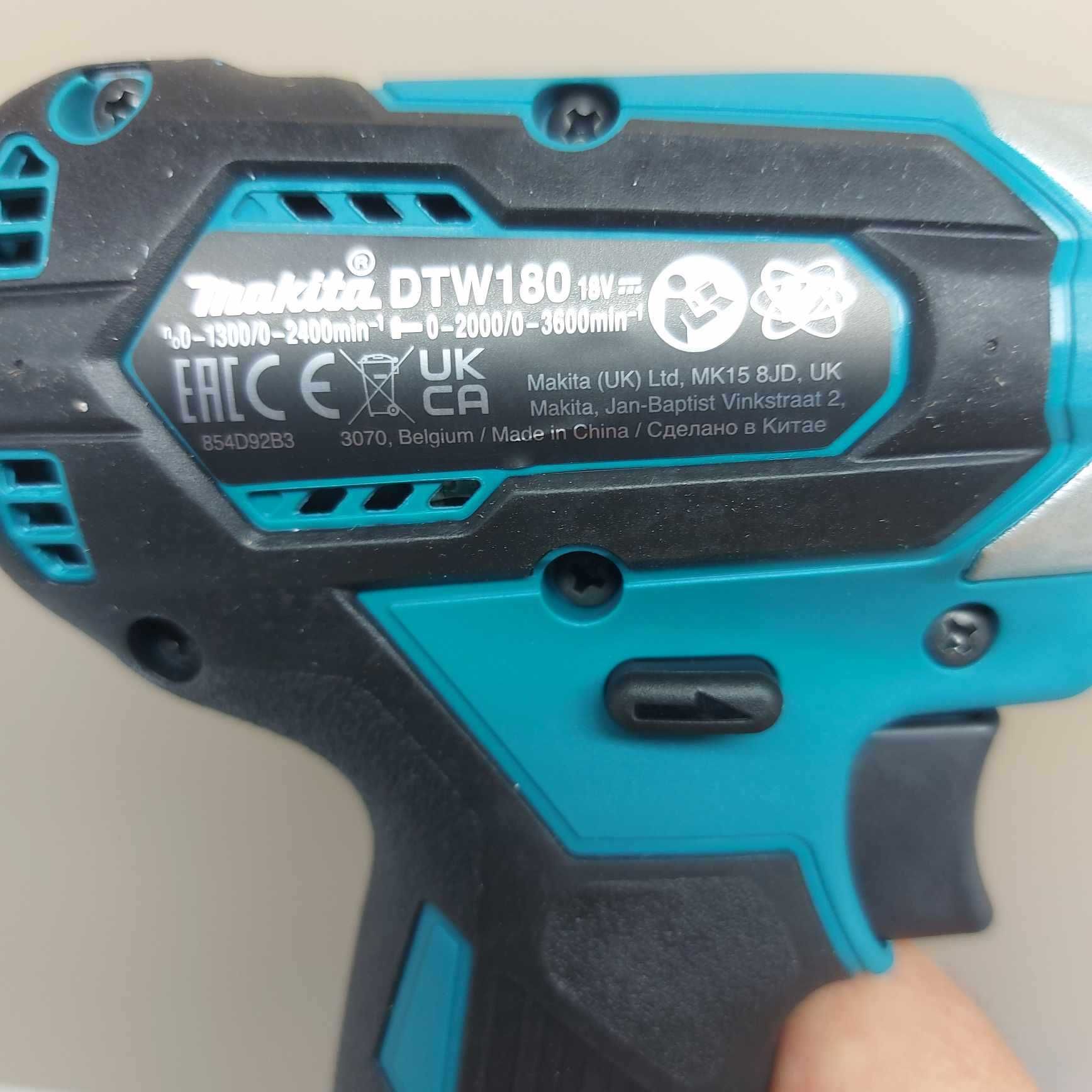 Безчетков ударен гайковерт Makita DTW180Z 3/8