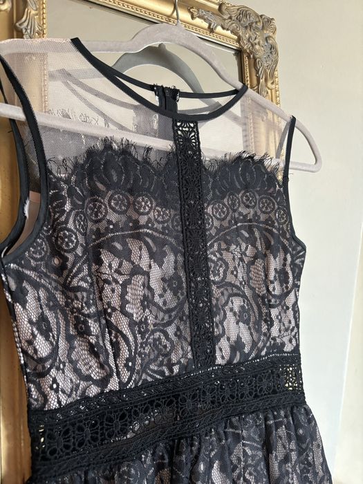 Къси рокли за повод