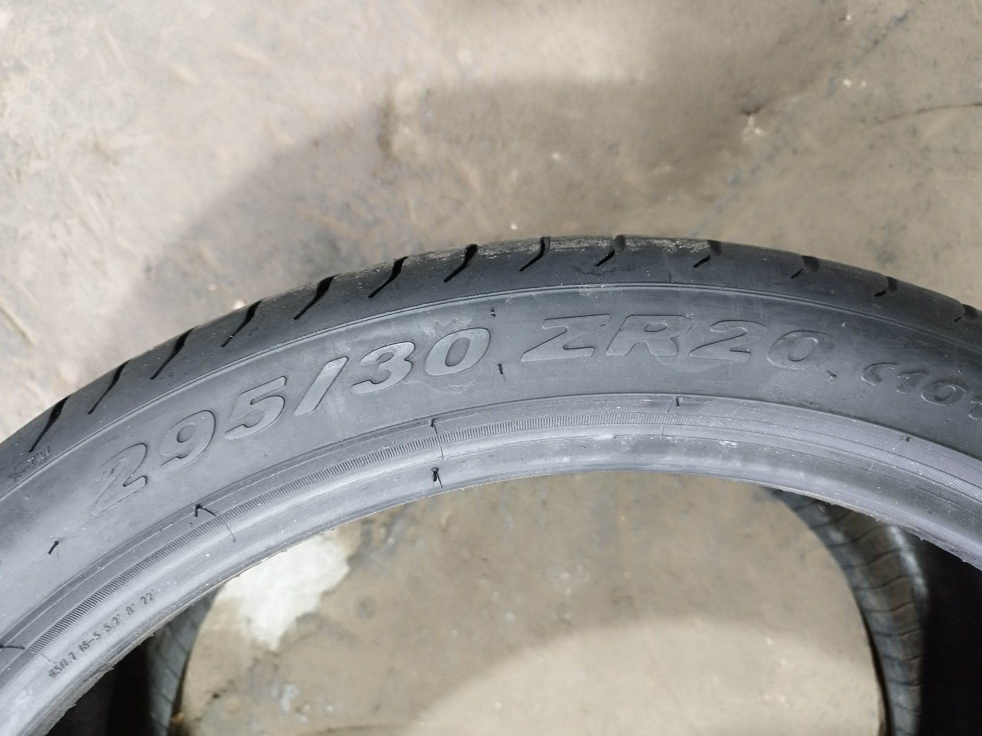 2 anvelope de vară (ca noi)Pirelli P Zero 295/30/20,dot 2019