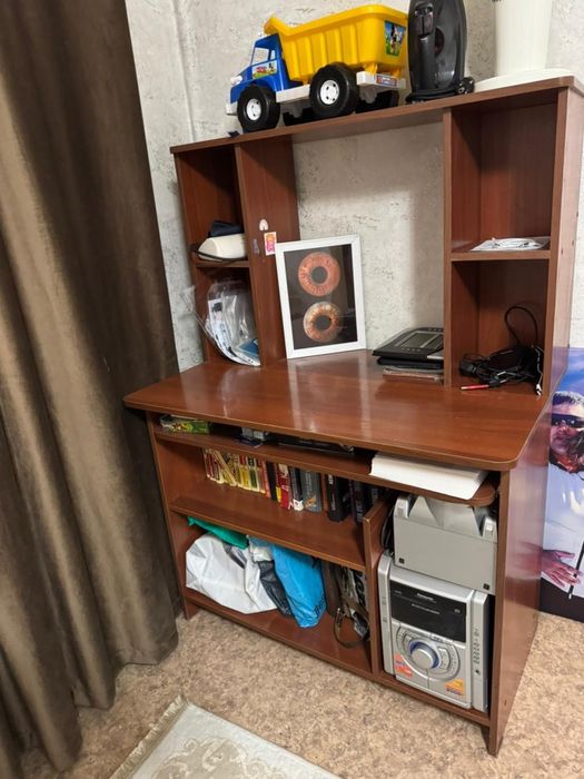 Компьютерный стол