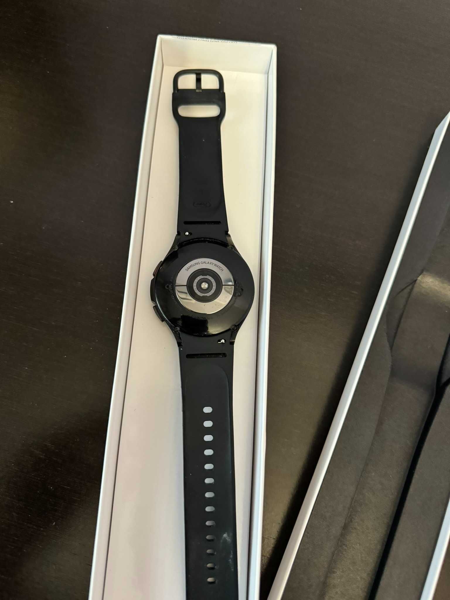 Samsung Galaxy Watch4, 46mm, BT, Classic, BLACK Impecabil