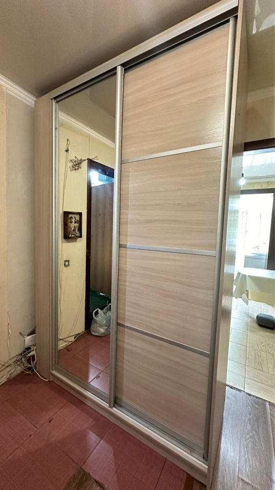 Продам шкаф-купе в прихожую