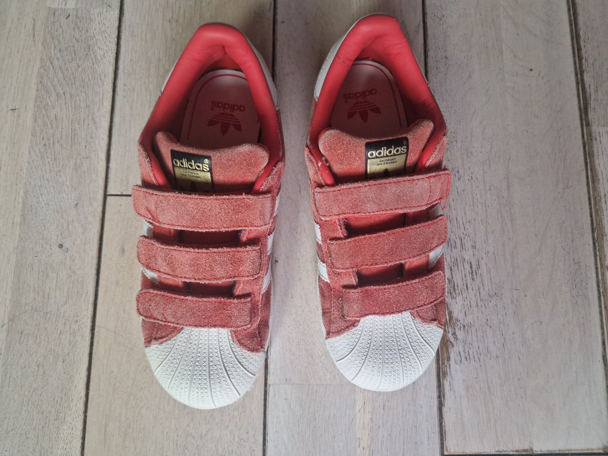 Маратонки Adidas номер 33